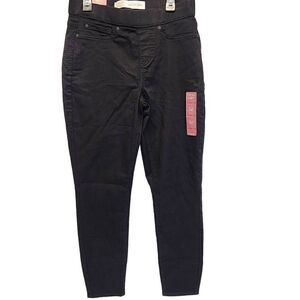 Signature by Levi Strauss & Co. Gold Label Women's Totally Shaping Pull-on Skinn